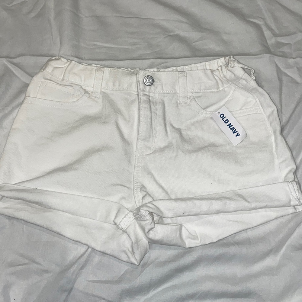 Perfect for summer!! White old navy jean shorts (brand new w/ tags)
